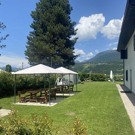 Fronte LagoResidencegarden, Moderno Appartamento Калчераника ал Лаго Екстериор снимка