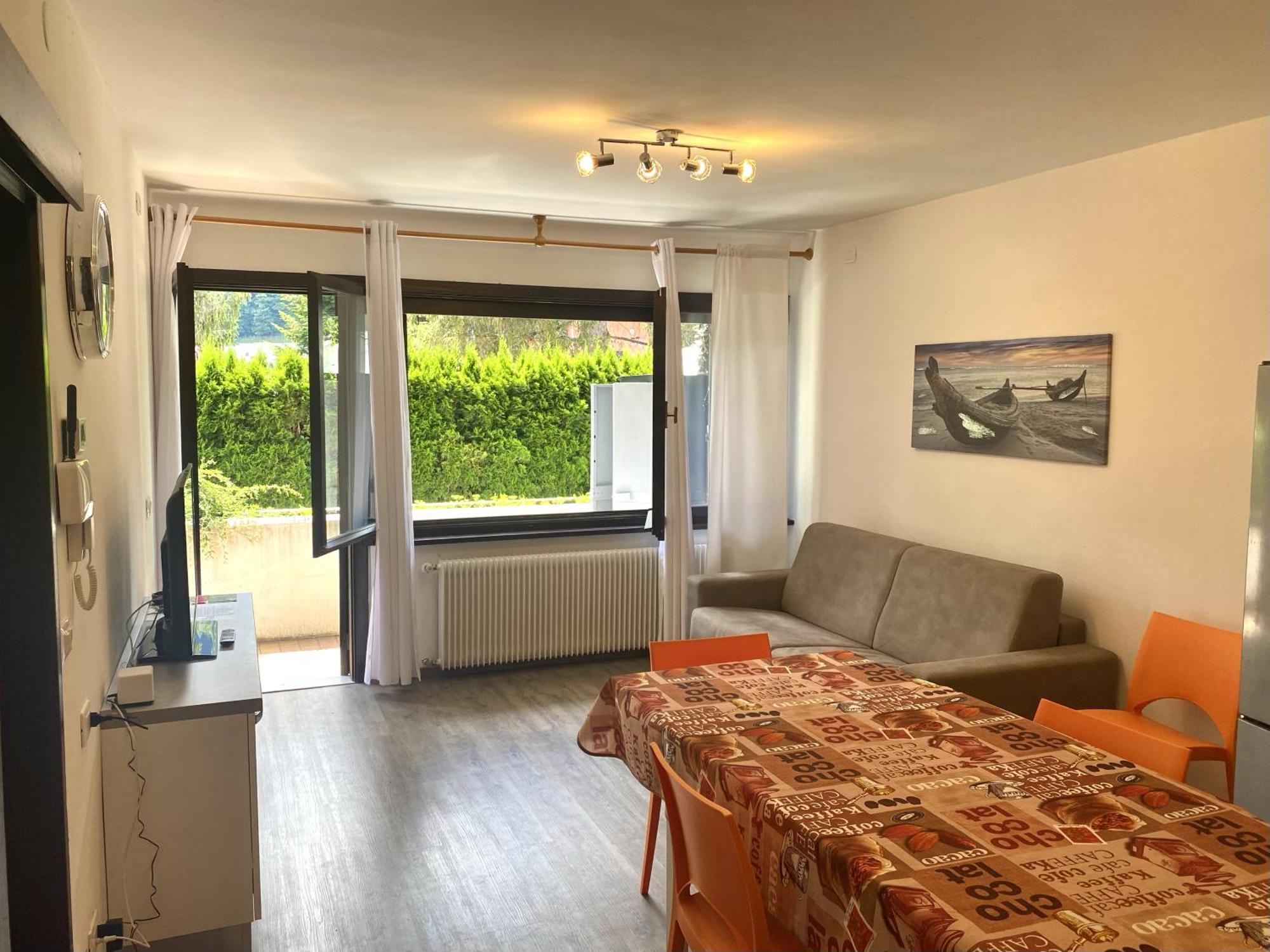 Fronte LagoResidencegarden, Moderno Appartamento Калчераника ал Лаго Екстериор снимка
